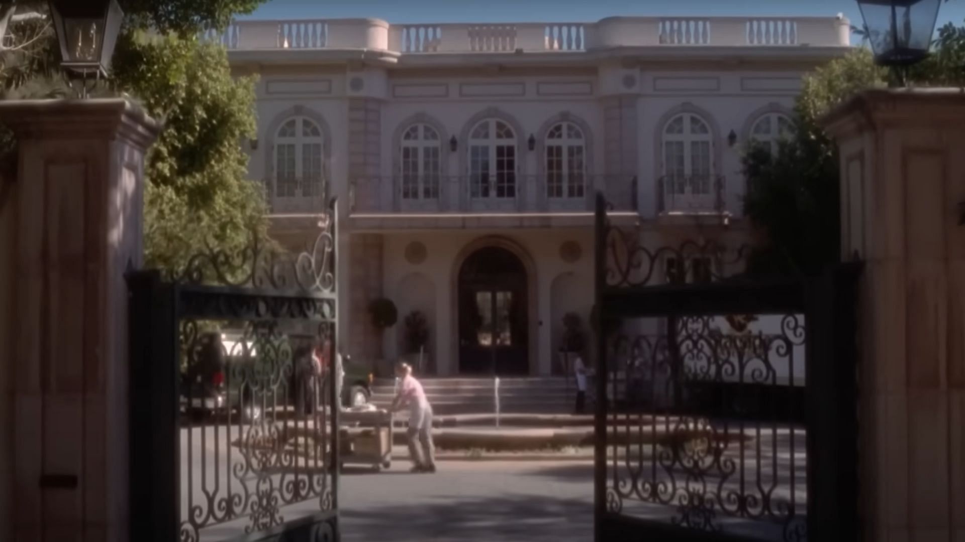 Flashback sequences of Bartlet's teenage years were filmed at St. Andrew's School (Image via YouTube/@thewestwing)
